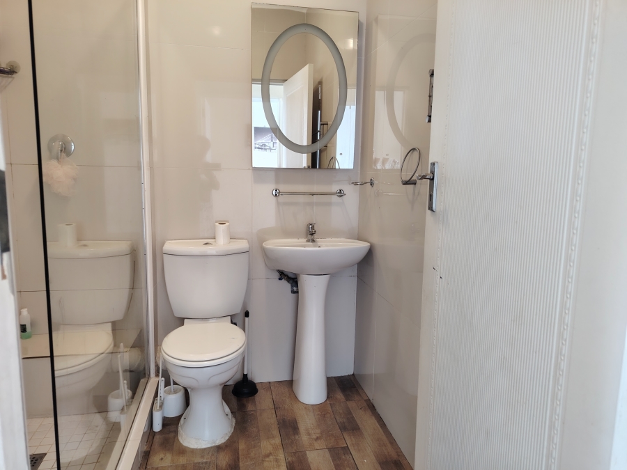 To Let 3 Bedroom Property for Rent in Whispering Pines Western Cape